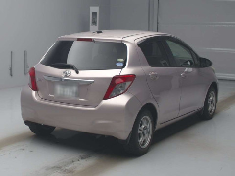 2011 Toyota Vitz NSP130[1]