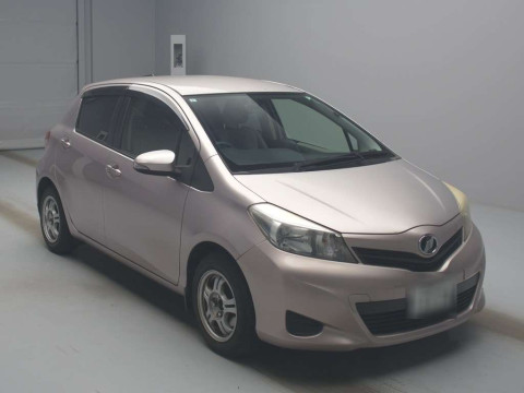 2011 Toyota Vitz NSP130[2]