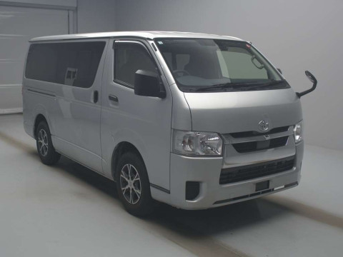 2022 Toyota Hiace Van TRH200V[2]