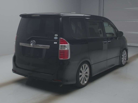 2008 Toyota Noah ZRR70W[1]