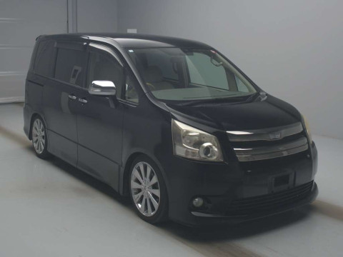 2008 Toyota Noah ZRR70W[2]