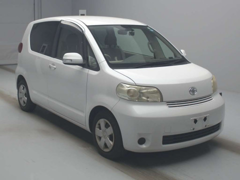 2011 Toyota Porte NNP10[2]