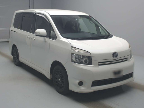 2010 Toyota Voxy ZRR70G[2]