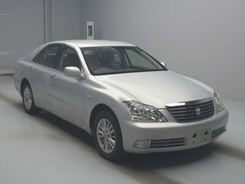 2005 Toyota Crown GRS181[2]