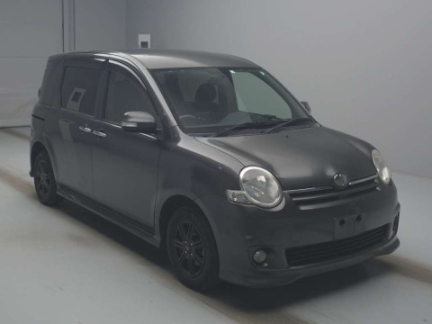 2006 Toyota Sienta NCP81G[2]