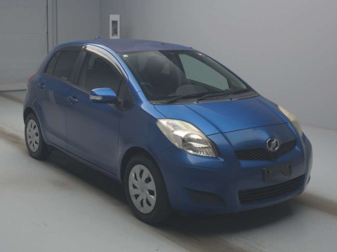 2010 Toyota Vitz SCP90[2]