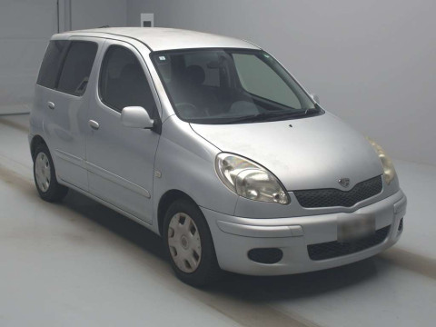 2003 Toyota Fun Cargo NCP20[2]