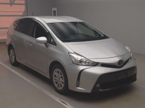 2019 Toyota Prius alpha ZVW41W[2]