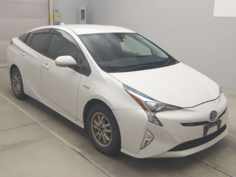 2018 Toyota Prius ZVW50[2]