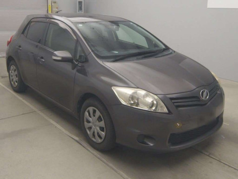 2011 Toyota Auris NZE151H[2]