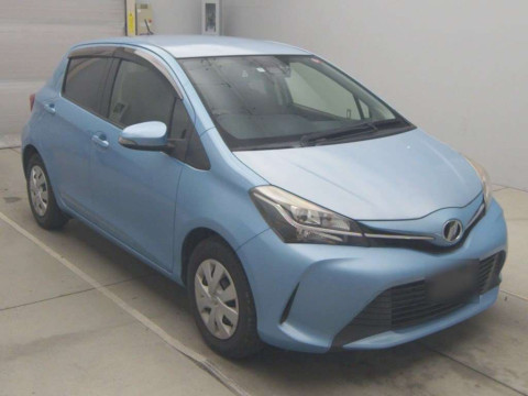 2015 Toyota Vitz NSP130[2]