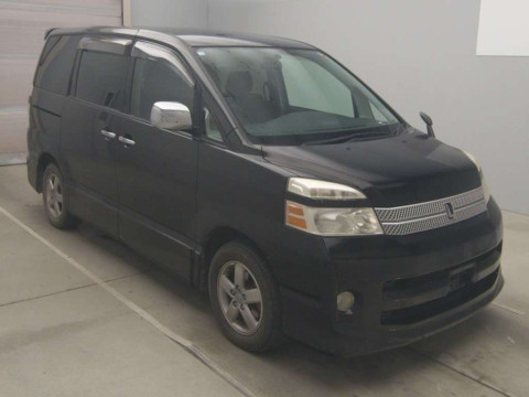 2006 Toyota Voxy AZR60G[2]