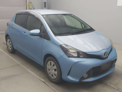 2015 Toyota Vitz NSP130[2]