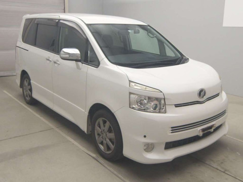 2010 Toyota Voxy ZRR70W[2]