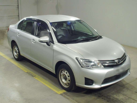 2013 Toyota Corolla Axio NZE164[2]