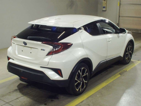 2019 Toyota C-HR ZYX10[1]