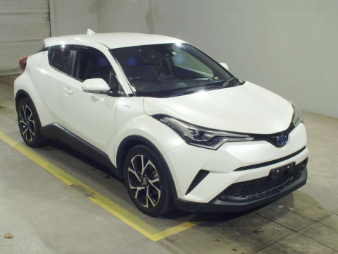 2019 Toyota C-HR ZYX10[2]