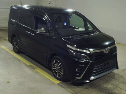 2018 Toyota Voxy ZRR85W[2]