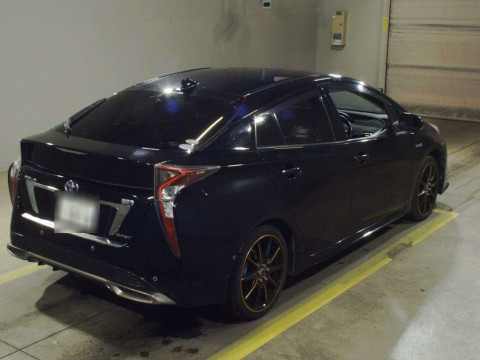 2016 Toyota Prius ZVW55[1]