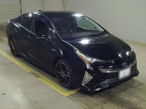 2016 Toyota Prius ZVW55[2]