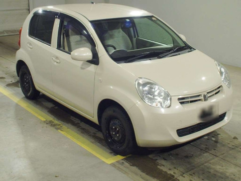 2010 Toyota Passo KGC35[2]