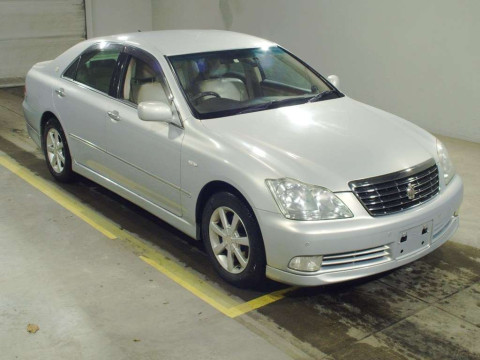 2004 Toyota Crown GRS183[2]