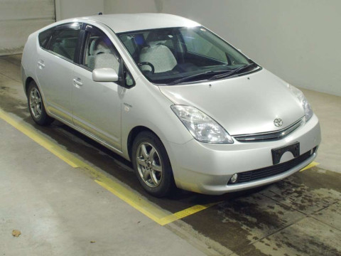 2005 Toyota Prius NHW20[2]