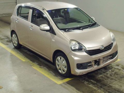 2013 Daihatsu Mira es LA300S[2]