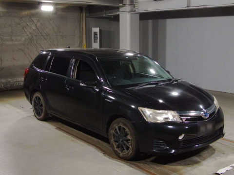 2013 Toyota Corolla Fielder NKE165G[2]