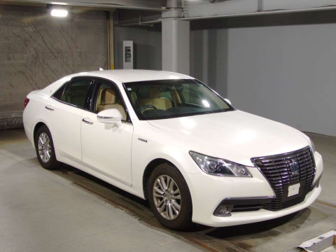 2013 Toyota Crown Hybrid AWS210[2]