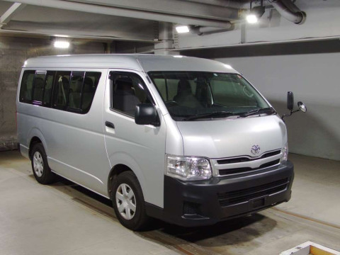 2011 Toyota Hiace Wagon TRH214W[2]