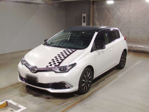 2017 Toyota Auris NZE181H[0]