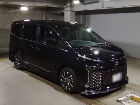 2022 Toyota Voxy MZRA90W[2]