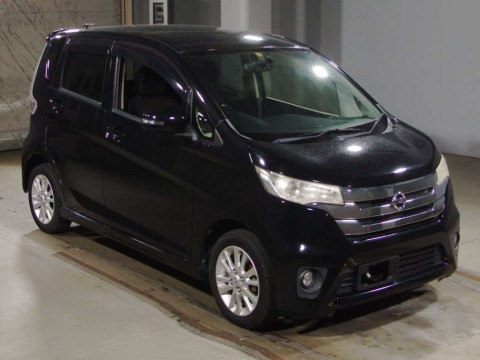 2014 Nissan DAYZ B21W[2]