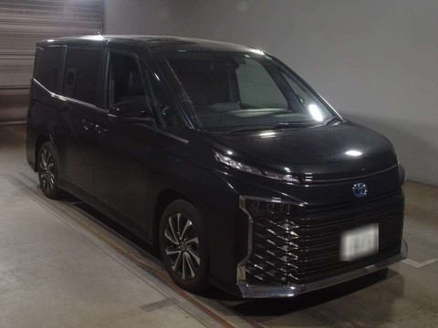 2023 Toyota Voxy ZWR90W[2]