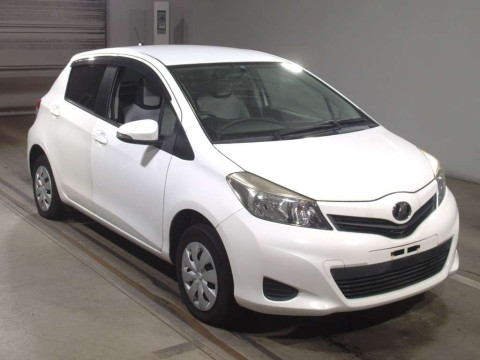 2011 Toyota Vitz NSP135[2]