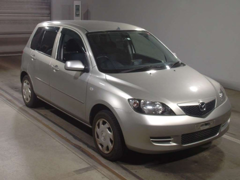 2004 Mazda Demio DY3W[2]