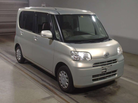 2010 Daihatsu Tanto L375S[2]