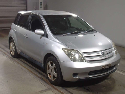 2004 Toyota IST NCP65[2]