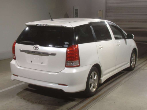 2005 Toyota Wish ZNE10G[1]