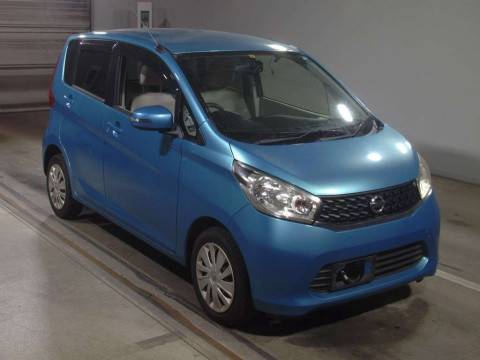 2013 Nissan DAYZ B21W[2]