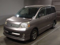 2005 Toyota Voxy