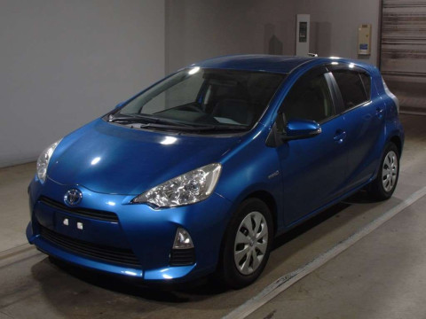 2013 Toyota Aqua NHP10[0]