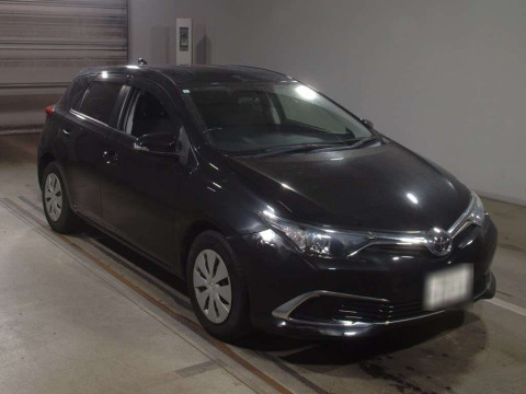 2017 Toyota Auris NZE181H[2]