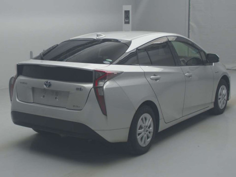 2017 Toyota Prius ZVW55[1]