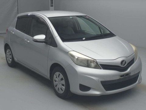 2011 Toyota Vitz KSP130[2]