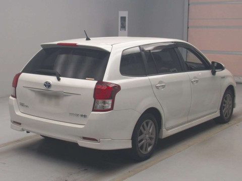 2013 Toyota Corolla Fielder NKE165G[1]