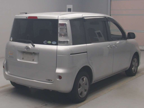 2012 Toyota Sienta NCP81G[1]