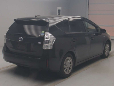 2012 Toyota Prius alpha ZVW40W[1]