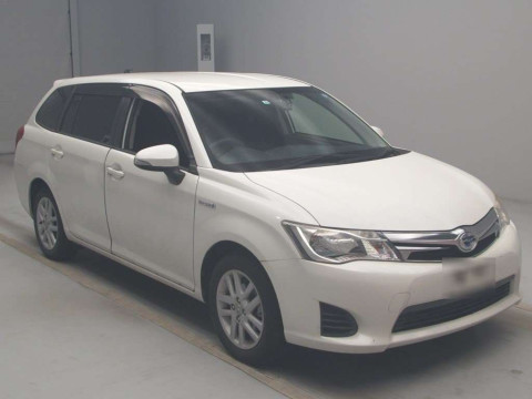 2015 Toyota Corolla Fielder NKE165G[2]